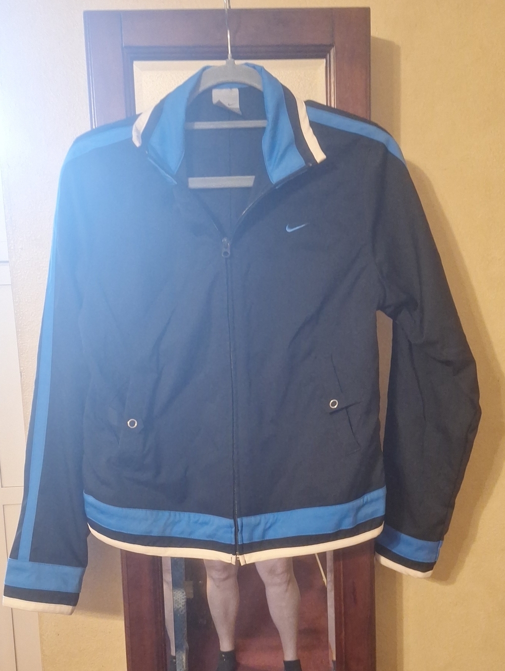 Nike Boys Navy Jacket with Blue and White Accents And Pockets Size M